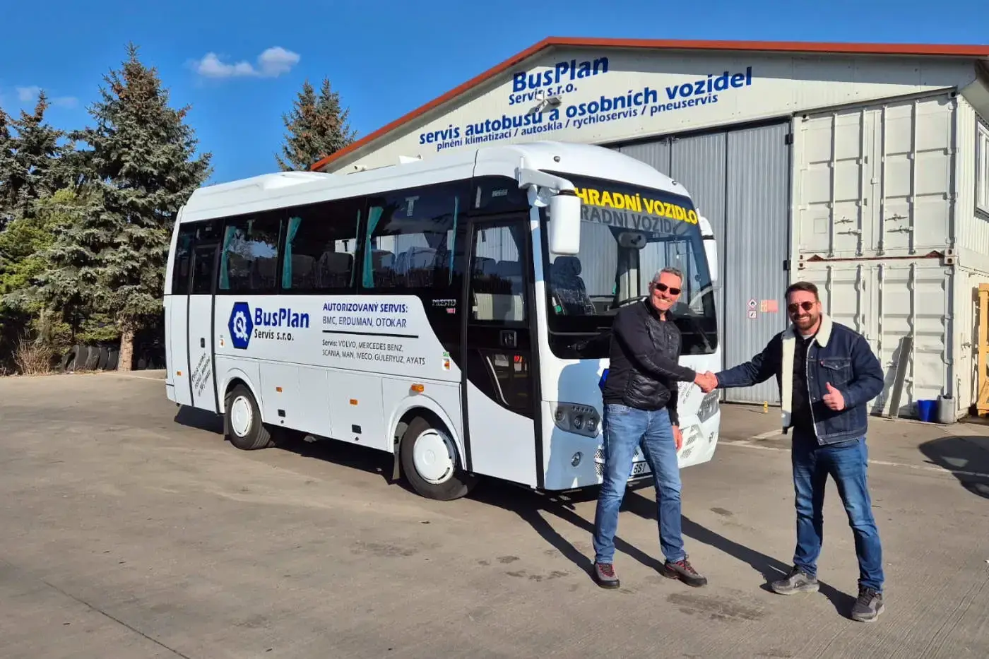 Zapůjčíme vám náhradní autobus za bezkonkurenční podmínky